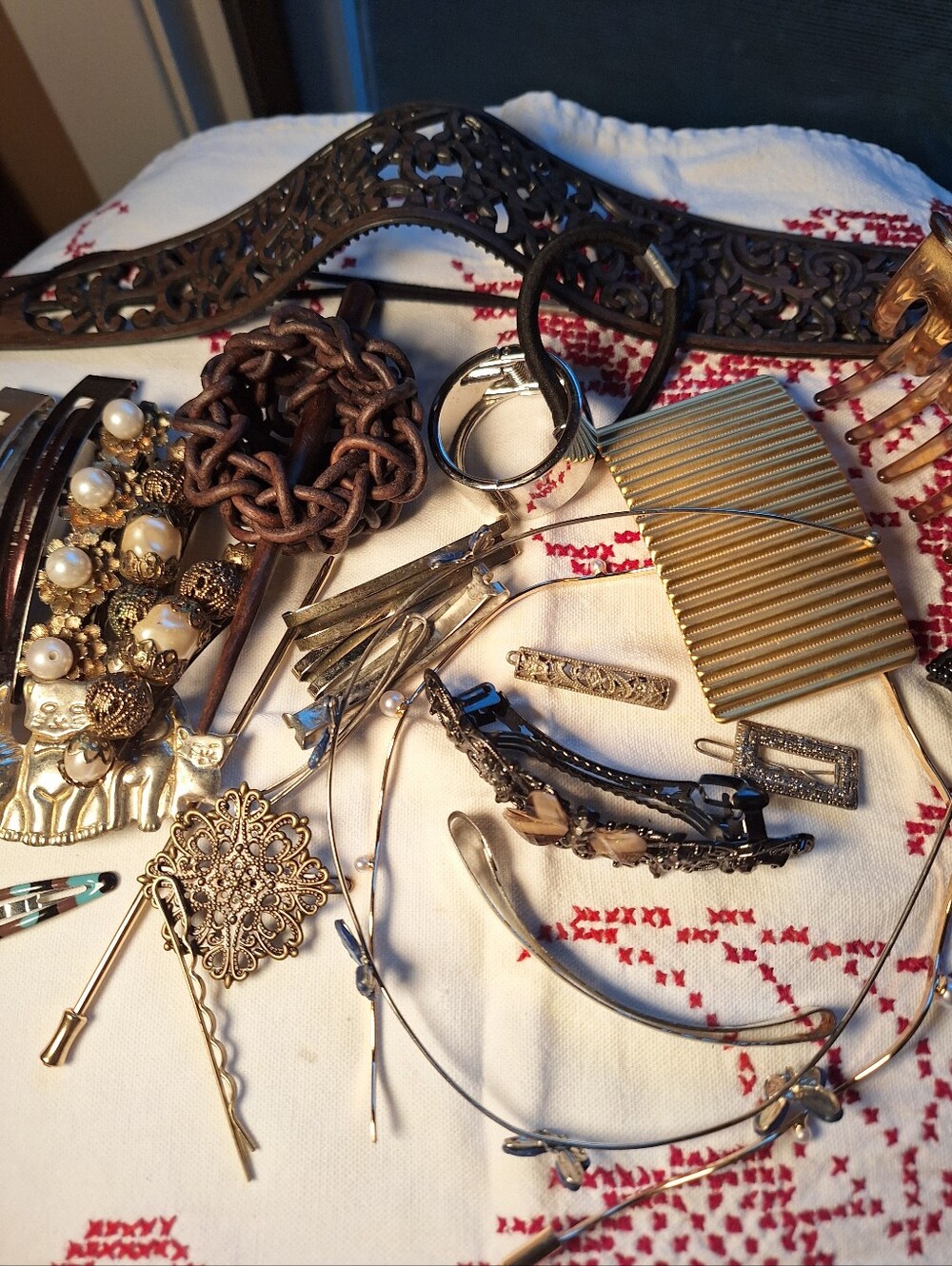 27 Lot Vintage to Now Accessories & Clips Barrettes